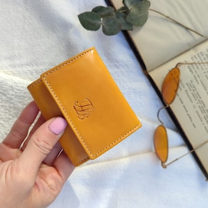 Handgefertigte Mini-Münztasche aus Leder für quadratische Mädchen-Minitaschen, Geschenk für Frauen, Lederaccessoires, handgefertigte Leder-Geldbörse für Sie.