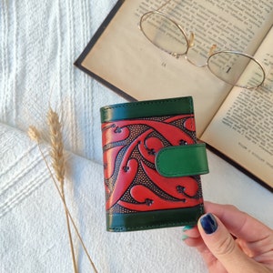 Bifold men or women tooled wallet leather with cash purse, Small cash coin card wallet, small wallet with coin compartment