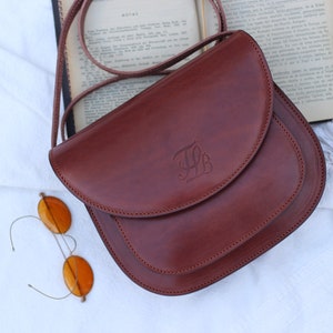 Handmade Leather Crossbody Handbag in Cognac Brown Medium Sized Purse for Women, Perfect for Long Term Use. image 1