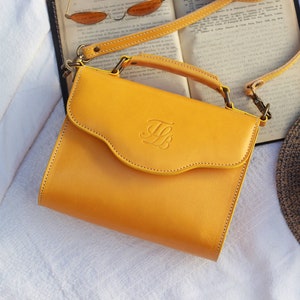 Handmade leather handbag, Top handle leather purse, plain leather purse, luxury leather handbag, leather goods for her, gift for women Yellow