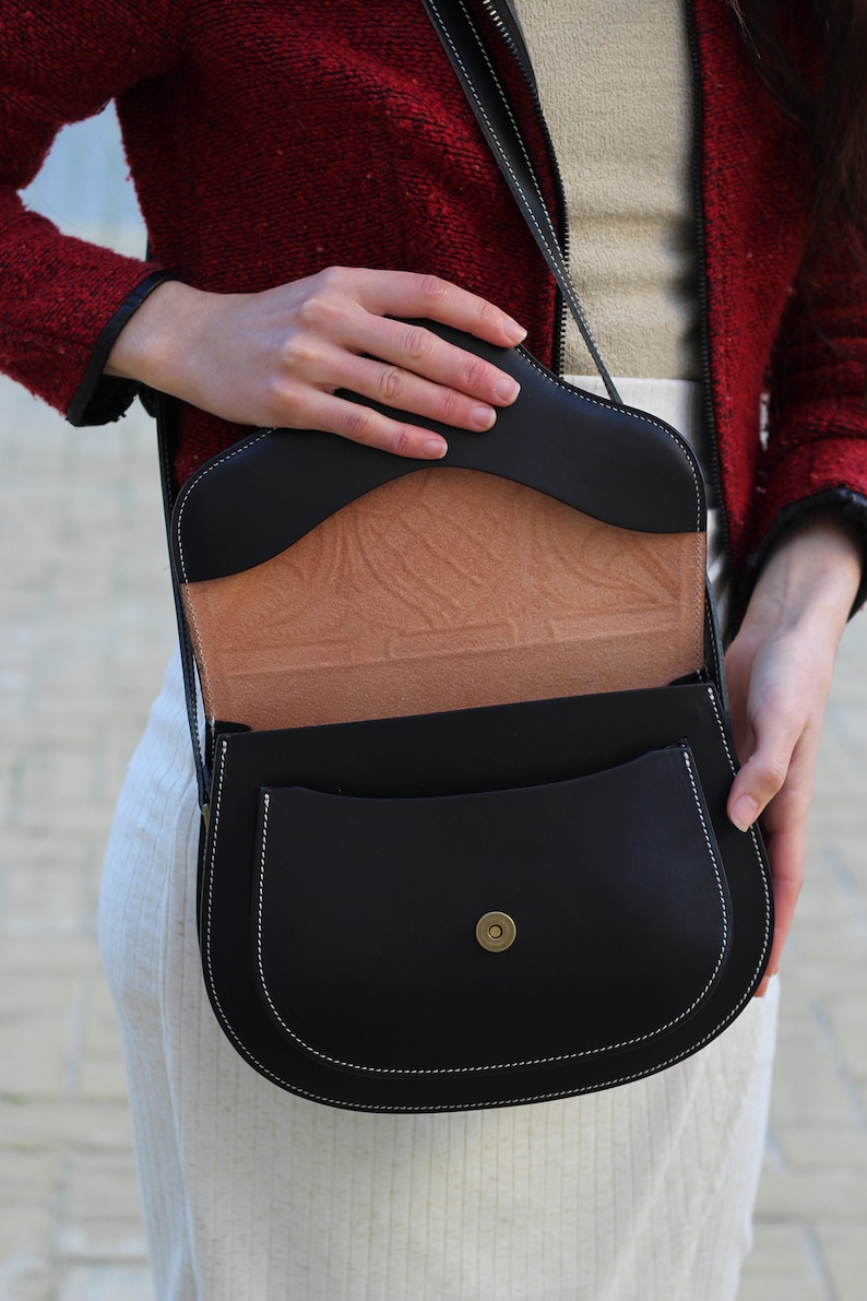 Hand tooled leather purse, hand made crossbody bag, unique al andalus leather bags, geometric pattern purses, leather carving bag, lady bag image 8