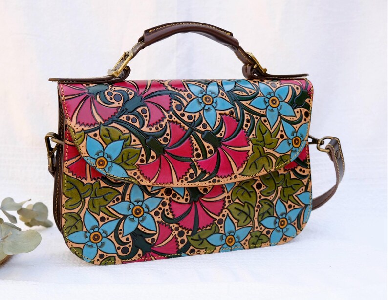 Vintage top handle leather bag, tooled Leather bag with flowers, artful purses craftsmanship, timeless pocketbook for women, timeless style image 4
