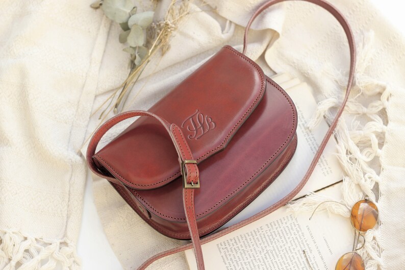 Minimalist Small cross body leather purse for women, hand made mini crossbody bag made in Spain, cute crossbody bag, bags and purses gifts image 6