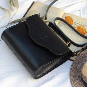 Genuine soft crossbody Leather purse, handcrafted Small crossbody leather bag, top handle leather purse, handmade soft leather handbag Black