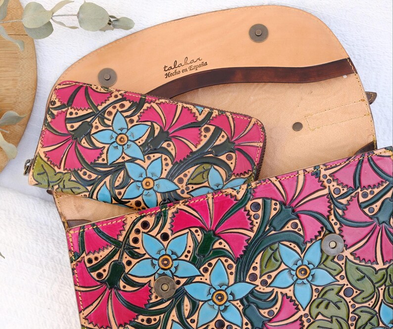 Vintage top handle leather bag, tooled Leather bag with flowers, artful purses craftsmanship, timeless pocketbook for women, timeless style image 11