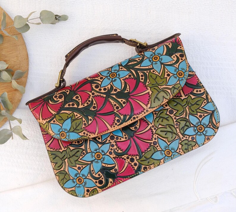 Vintage top handle leather bag, tooled Leather bag with flowers, artful purses craftsmanship, timeless pocketbook for women, timeless style image 9
