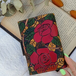 Roses Floral Wallet, Engraved Roses Floral Wallet for Women, Boho Floral Wallet Hadnmade, Bohemian Leather Floral Girly Wallet imagen 5