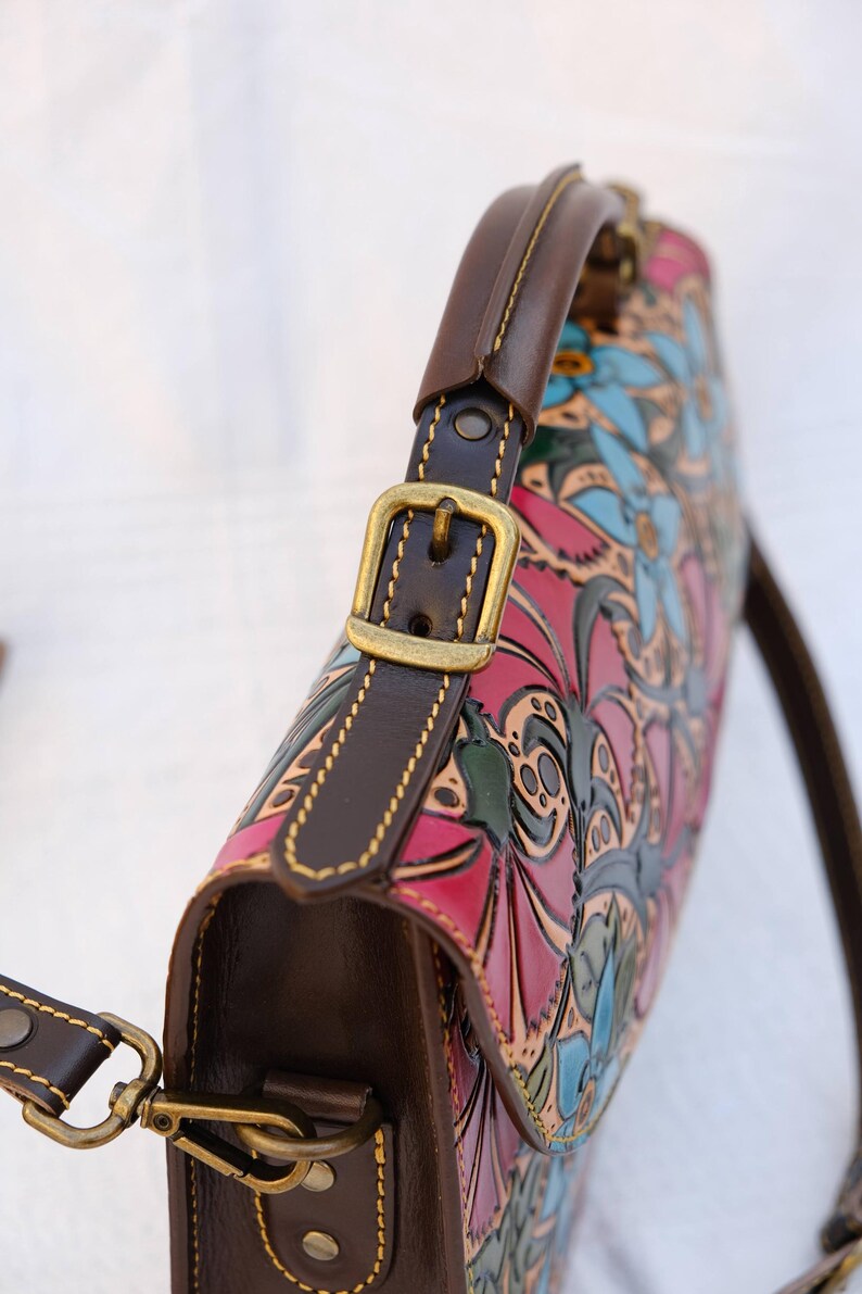 Vintage top handle leather bag, tooled Leather bag with flowers, artful purses craftsmanship, timeless pocketbook for women, timeless style image 3