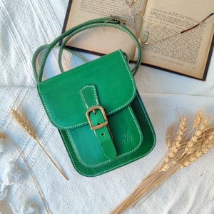 Sac crossbody Satchel Bag Forest Green Leather, sac cartable, sac à main en cuir, sac à boucle, sac messager, petit sac à main, sac essentiel, fait main