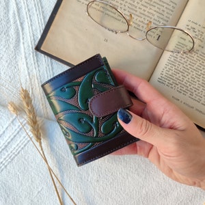 Leather leaves pattern wallet, bifold wallet for women, unique leather wallet, leather wallet for women, Embossed leather wallet