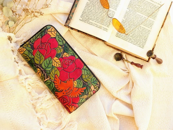 Handcrafted Leather wallet women, timeless zip around leather wallet, handmade wallet for women, statement tooled leather wallet purse women