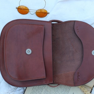 Handmade Leather Crossbody Handbag in Cognac Brown Medium Sized Purse for Women, Perfect for Long Term Use. image 5