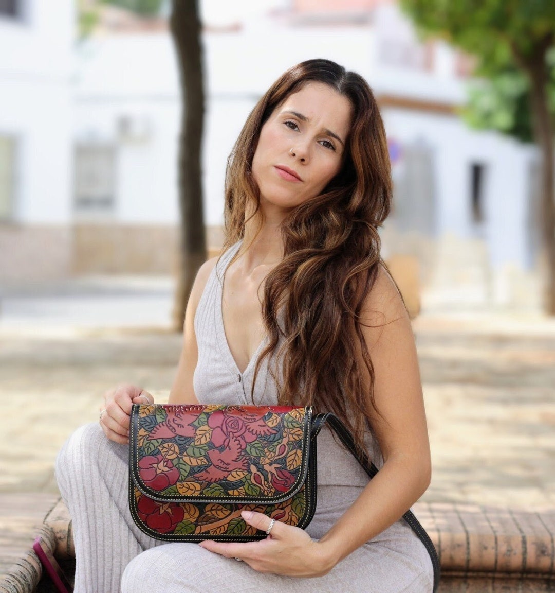 FUNNY ファニー　ブラックレザー長財布 花柄エンボス TUNING FUNNY ファニー ブラックレザー長財布 花柄エンボス TUNING