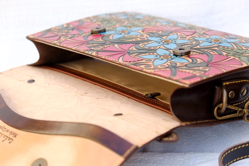 Vintage top handle leather bag, tooled Leather bag with flowers, artful purses craftsmanship, timeless pocketbook for women, timeless style image 5
