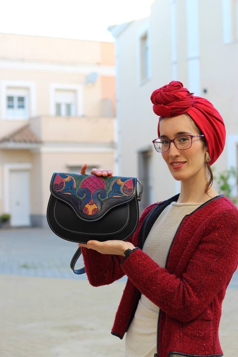 Hand tooled leather purse, hand made crossbody bag, unique al andalus leather bags, geometric pattern purses, leather carving bag, lady bag image 9