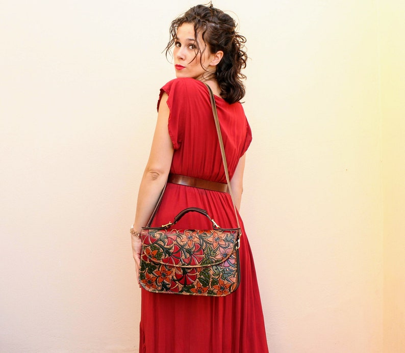 Vintage top handle leather bag, tooled Leather bag with flowers, artful purses craftsmanship, timeless pocketbook for women, timeless style image 14