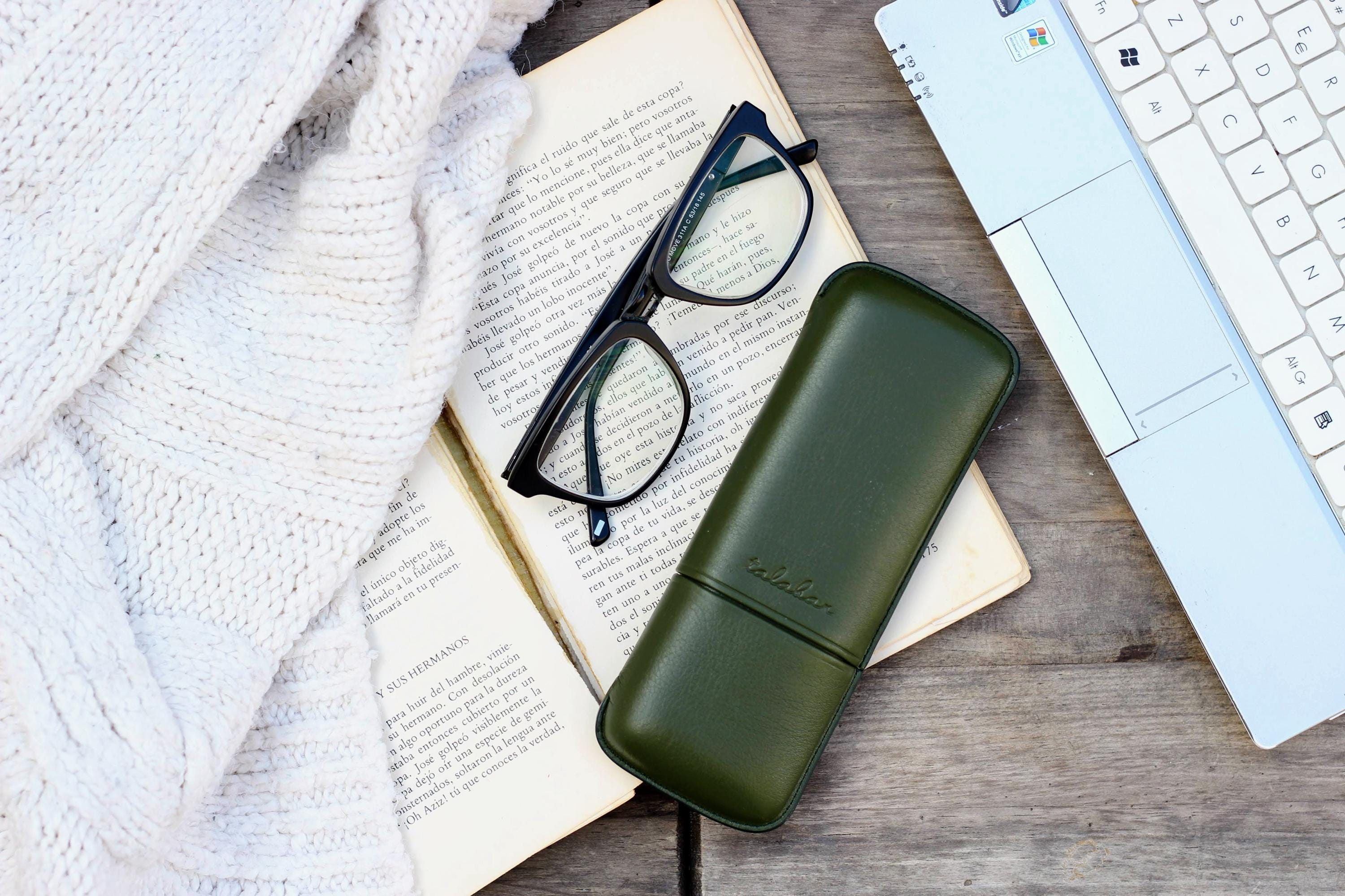 メガネ・老眼鏡 Dutch Leather Company I glasses case Glasses Case Hard, Leather Eyeglass Case Perfect for Gift, Leather