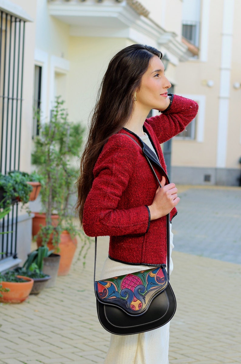 Hand tooled leather purse, hand made crossbody bag, unique al andalus leather bags, geometric pattern purses, leather carving bag, lady bag image 2