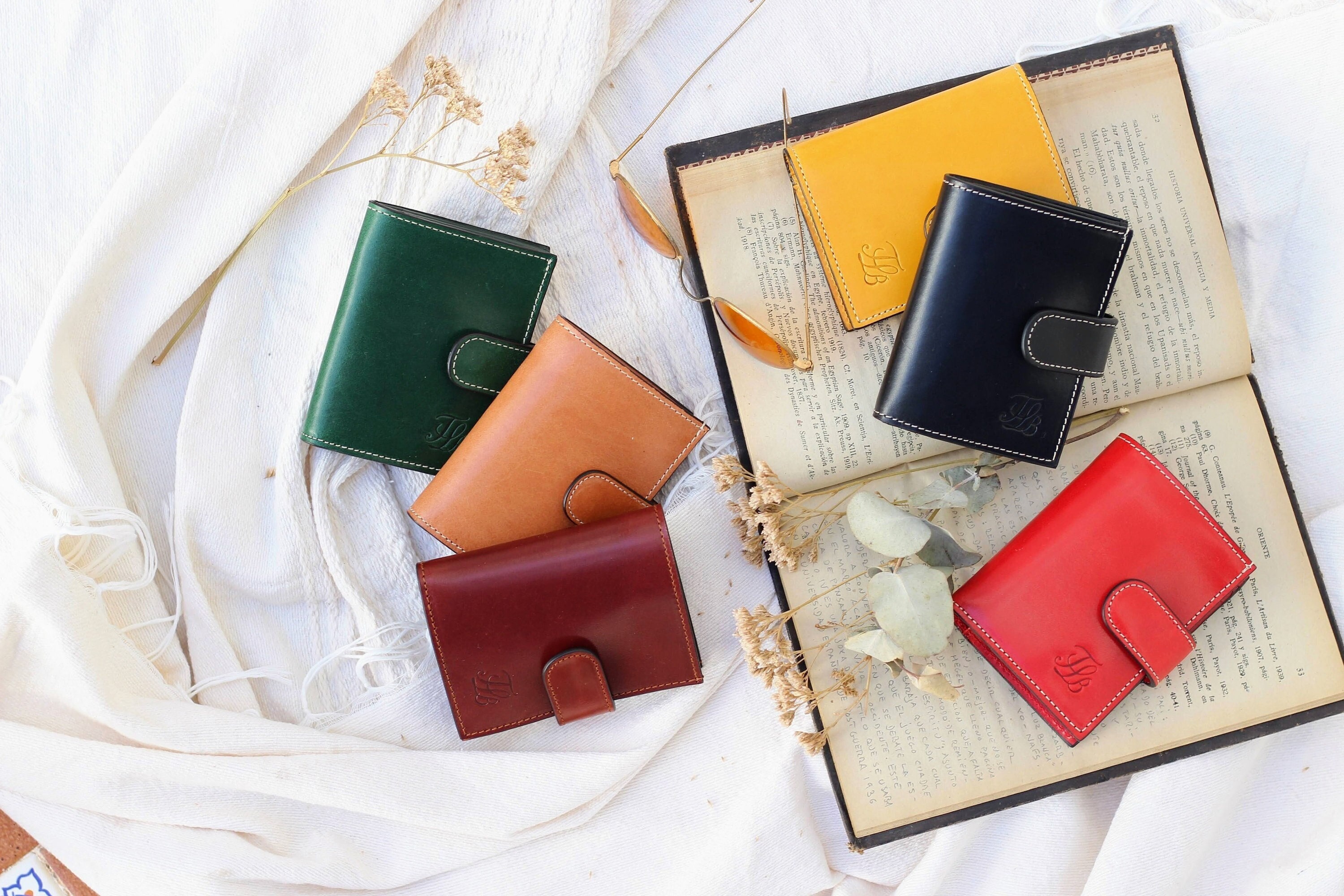 Leather bifold minimalist wallet, slim bifold leather wallet, womens small bifold minimalist wallet, full grain leather bifold wallet