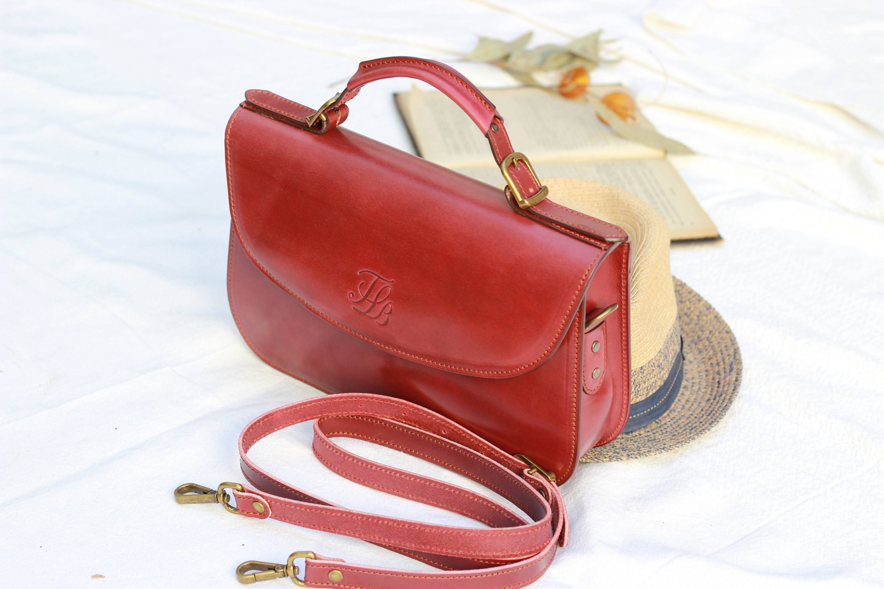 Full grain leather saddle bag pure for woman, genuine handcrafted leather crossbody, detachable leather handbag