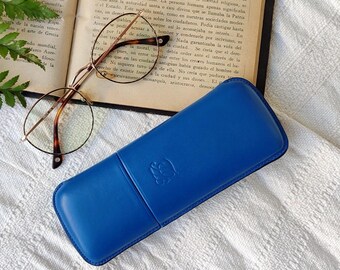 n【エヌ エクレ】パティーヌ本革レザー メガネケース サングラスケース 青ブルー 本物の牛革製メンズメガネケース、ミニマリストなハードメガネレザー