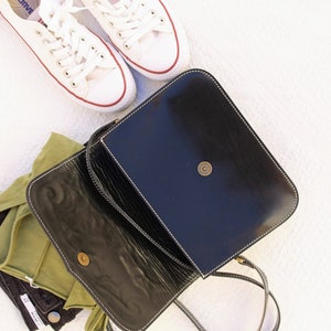 Embossed authentic Leather crossbody purse for women, women's tooled leather handbag, Crossbody leather bag, leather carving bag image 6