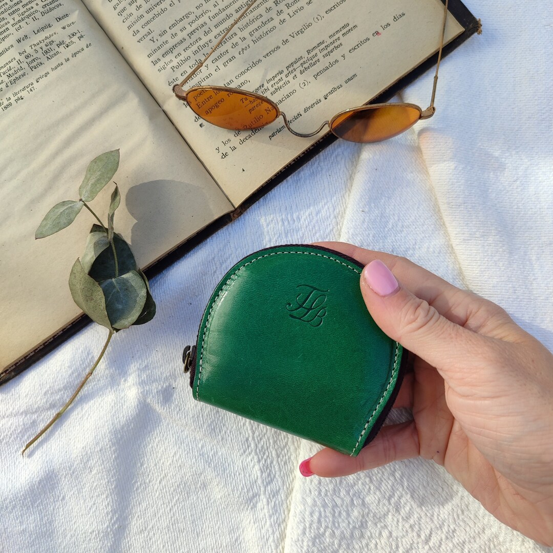 Handcrafted Round Leather Coin Purse With Zipper Compact