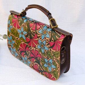 Vintage top handle leather bag, tooled Leather bag with flowers, artful purses craftsmanship, timeless pocketbook for women, timeless style image 8