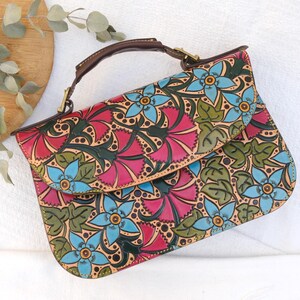 Vintage top handle leather bag, tooled Leather bag with flowers, artful purses craftsmanship, timeless pocketbook for women, timeless style image 6