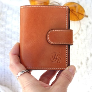 Rustic Charm: Handmade Leather Bifold Wallet for Women - Minimalist Design