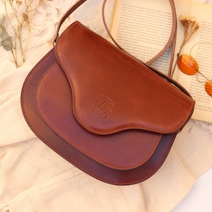 Saddle Crossbody leather purse, authentic leather crossbody purse, mahogany leather purse women, artisan leather bag with adjustale strap 画像 5