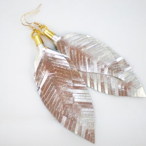 medium feather earrings made of leather in gold metallic image 5