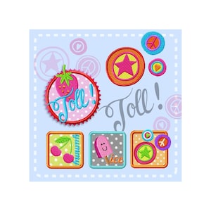 Puede incluir: Un conjunto de parches bordados de colores para planchar con varios temas de verano, incluyendo una fresa, cerezas, un cono de helado y una estrella. Los parches tienen un fondo de puntos y la palabra "Toll!" está escrita en una fuente divertida.
