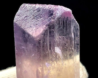 Cristal de kunzita rosa natural de Afganistán - 56 gramos