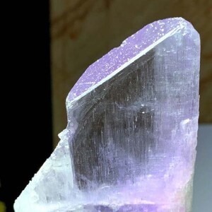 Roze kunzietkristal, beëindigde kunziet, ruwe kunziet, kunzite-edelsteen, genezend kristal, kunzietkristal uit Afghanistan - 137 gram
