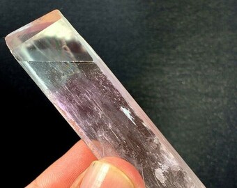 Natural Terminated Pink Kunzite Crystal From Afghanistan - 106 gram , 93*22*18 mm