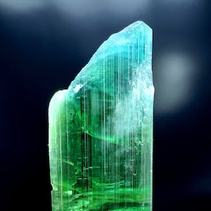 Cristallo di tormalina blu-verde, tormalina naturale, esemplare di tormalina, tormalina grezza, cristallo di tormalina dall&#39;Afghanistan 140,60 ct