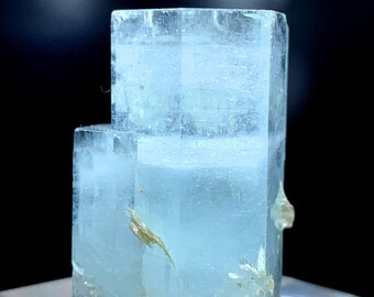 Raw Aquamarine Beryl Crystal Specimen: Blue Aquamarine from Pakistan (150 cts)