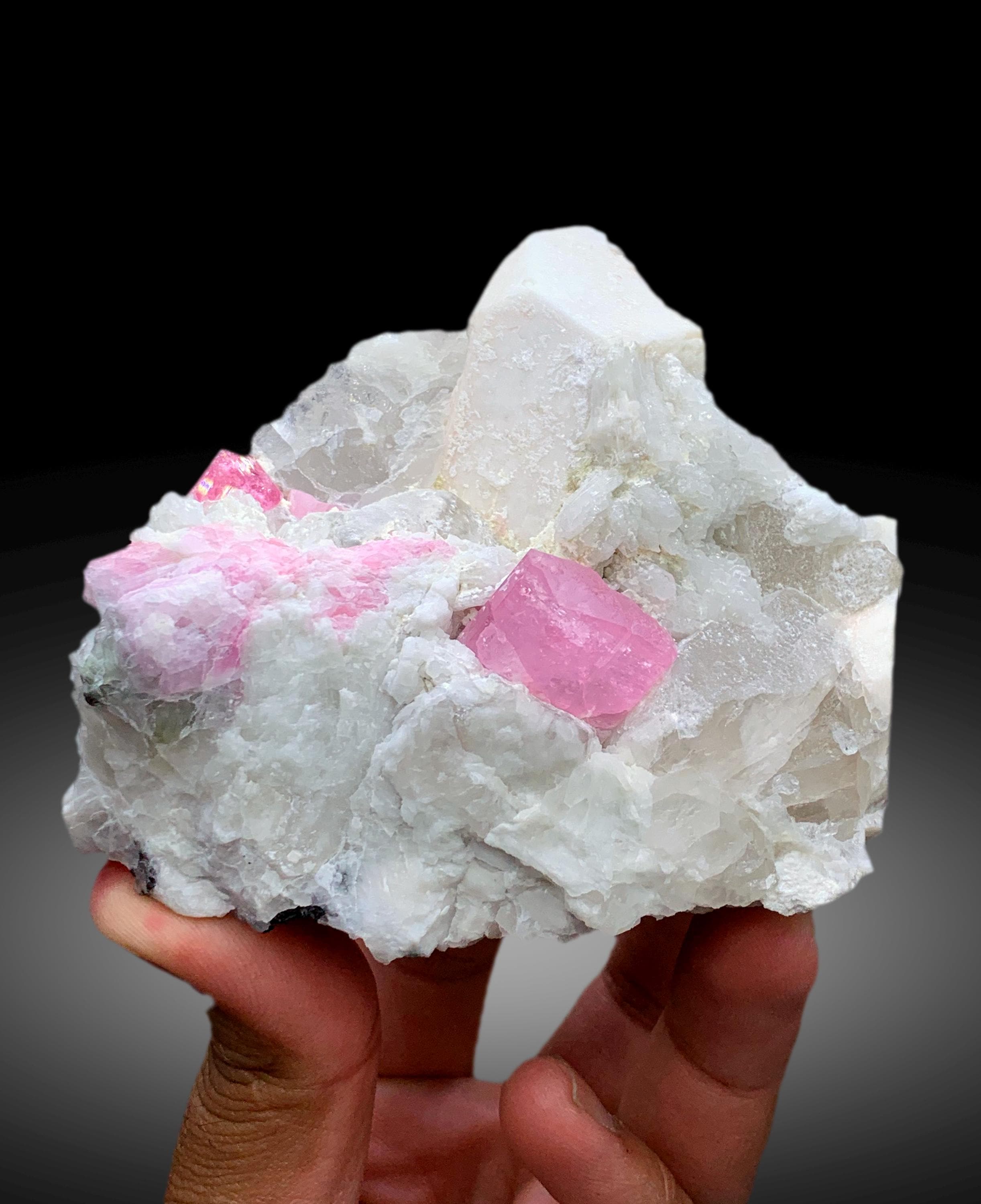 ピンクトルマリン結晶、水晶、雲母、長石を含むアフガニスタン産原石