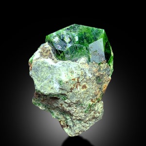 Demantoid Garnet, Green Garnet, Garnet Crystals, Demantoid Garnet Specimen, Garnet Specimen, Mineral Specimen, Raw Gemstone, 40 gram