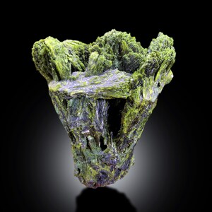 Natural Green Color Epidote Cluster Mineral Specimen, Epidote Specimen ...