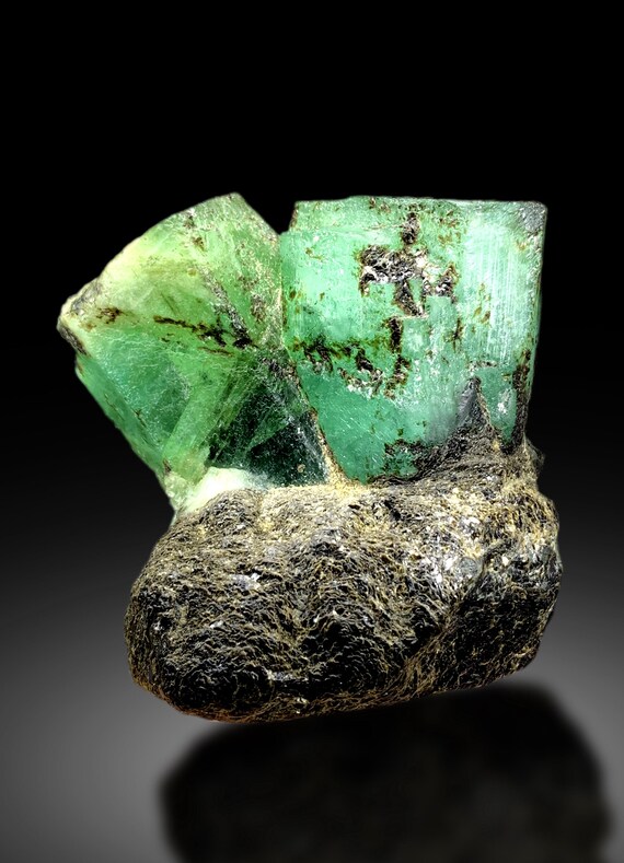 Green Emerald Specimen From Chitral Pakistan - 290 Gram - Etsy New 