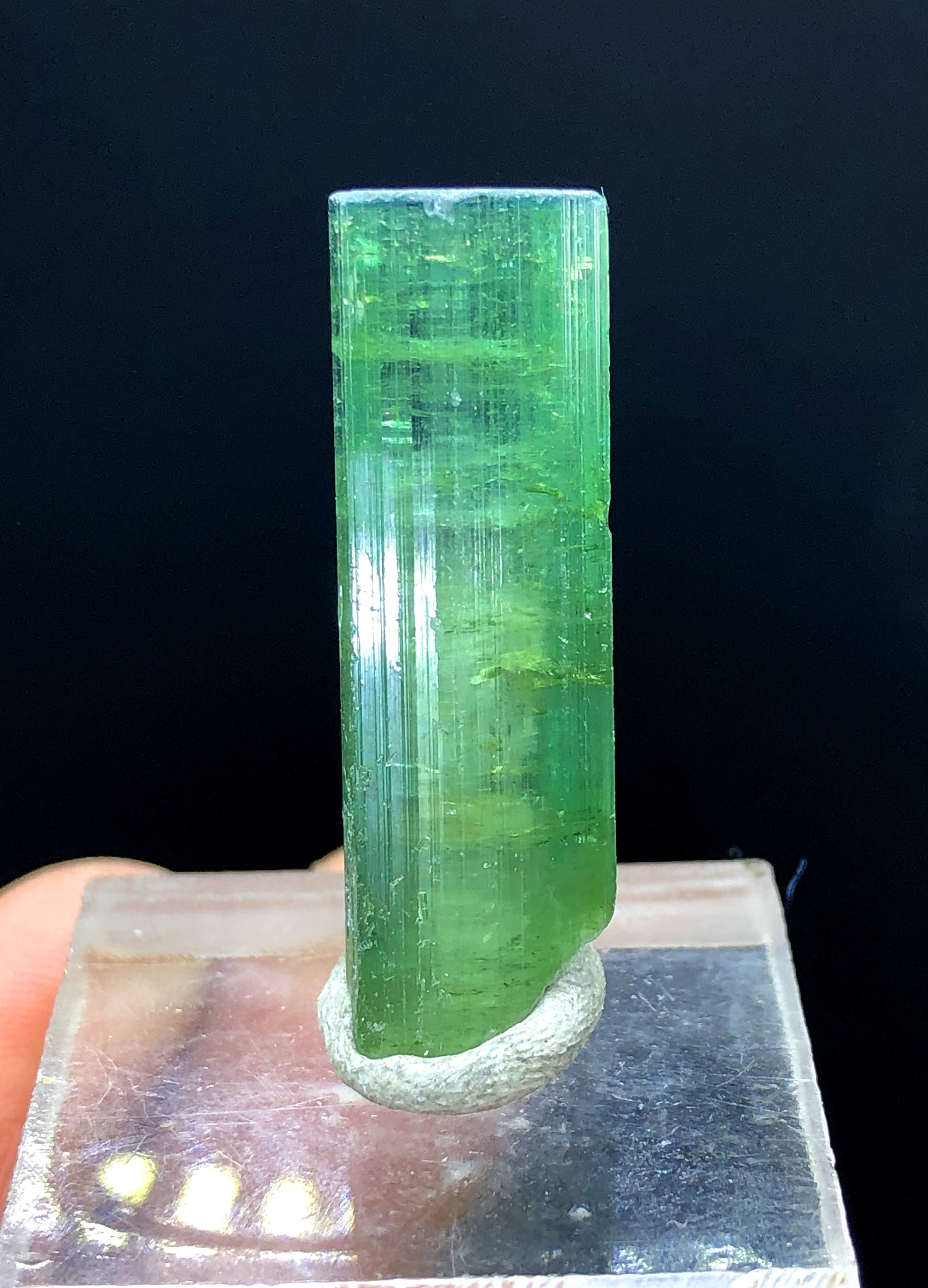 グリーントルマリン結晶：アフガニスタン産原石（31.70カラット