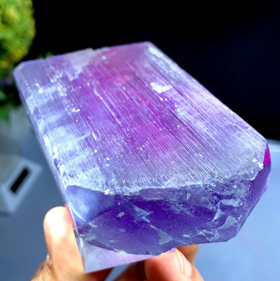 天然のバイカラークンツァイトクリスタル 激レア！バイカラークンツァイトヒデナイト・結晶【53.80ct