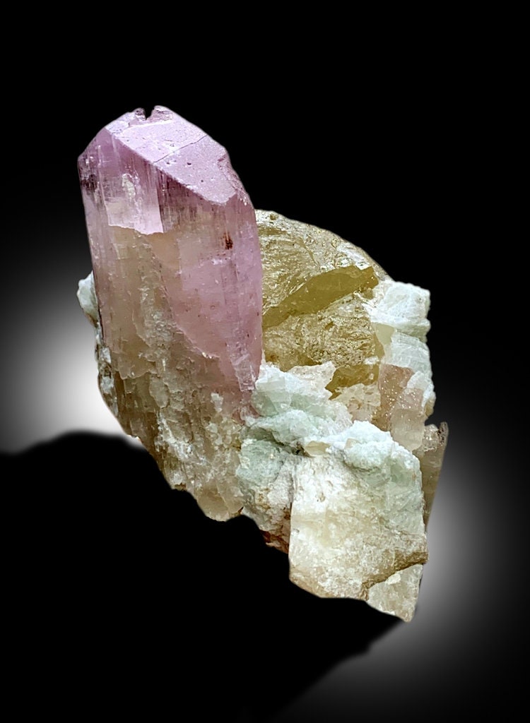 Natral Pink Colour Kunzite Specimen, Kunzite Crystal With Quartz and ...