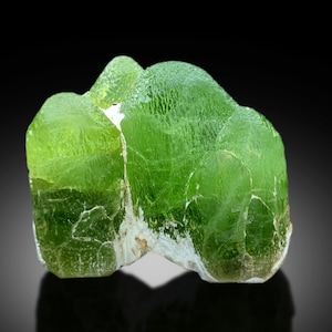 Cristallo di peridoto verde naturale di Supat Koshistan, Pakistan - 33 grammi