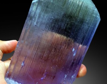 青紫色のクンツァイト結晶、アフガニスタン産スポジュメン鉱物、1083