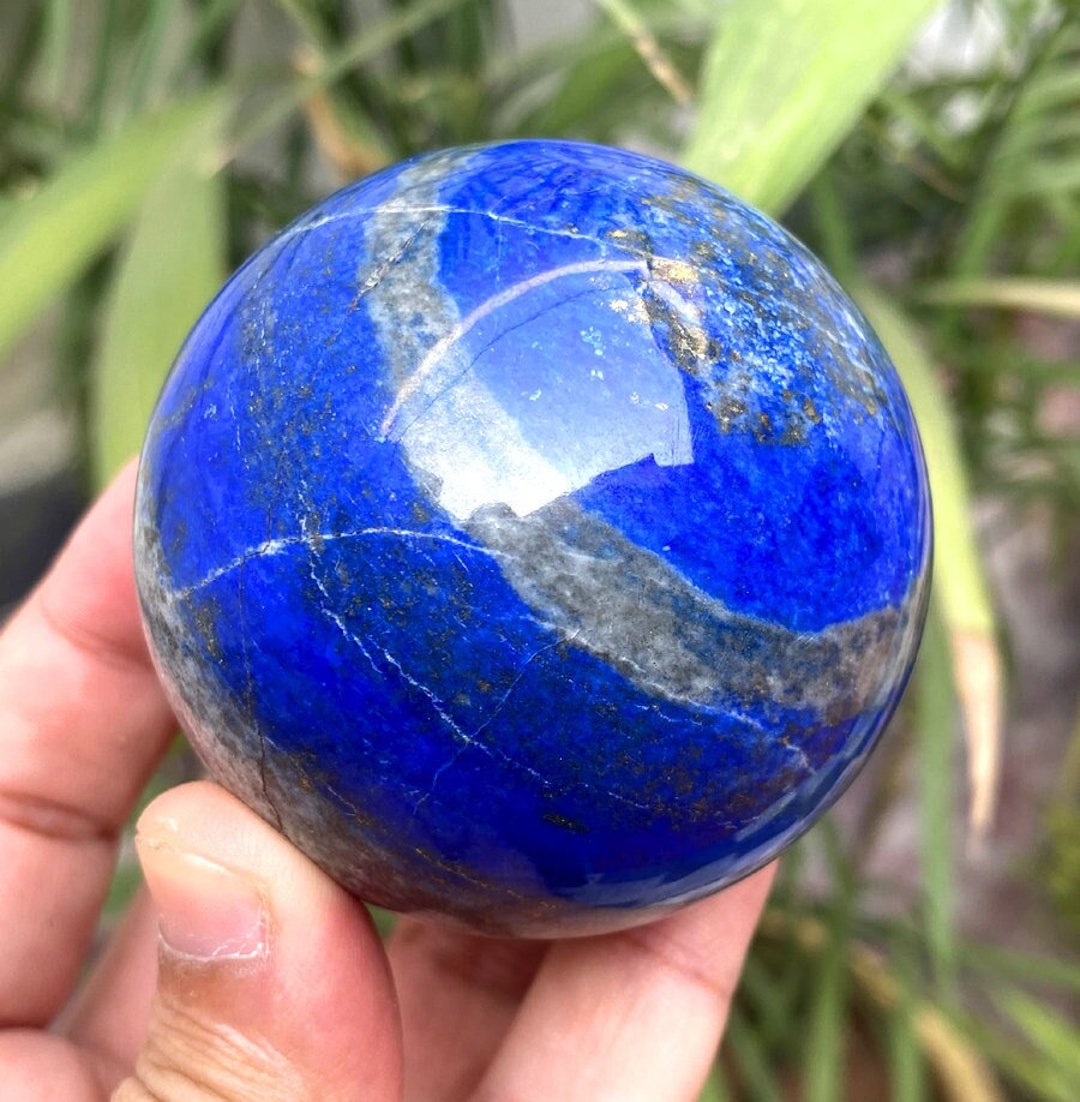 ラピスラズリ　球体　蛍光鉱物　直径約8.5cm重さ約900g ハート　天然石 ラピスラズリ球：黄鉄鉱入り研磨石球（398グラム） - Etsy 日本