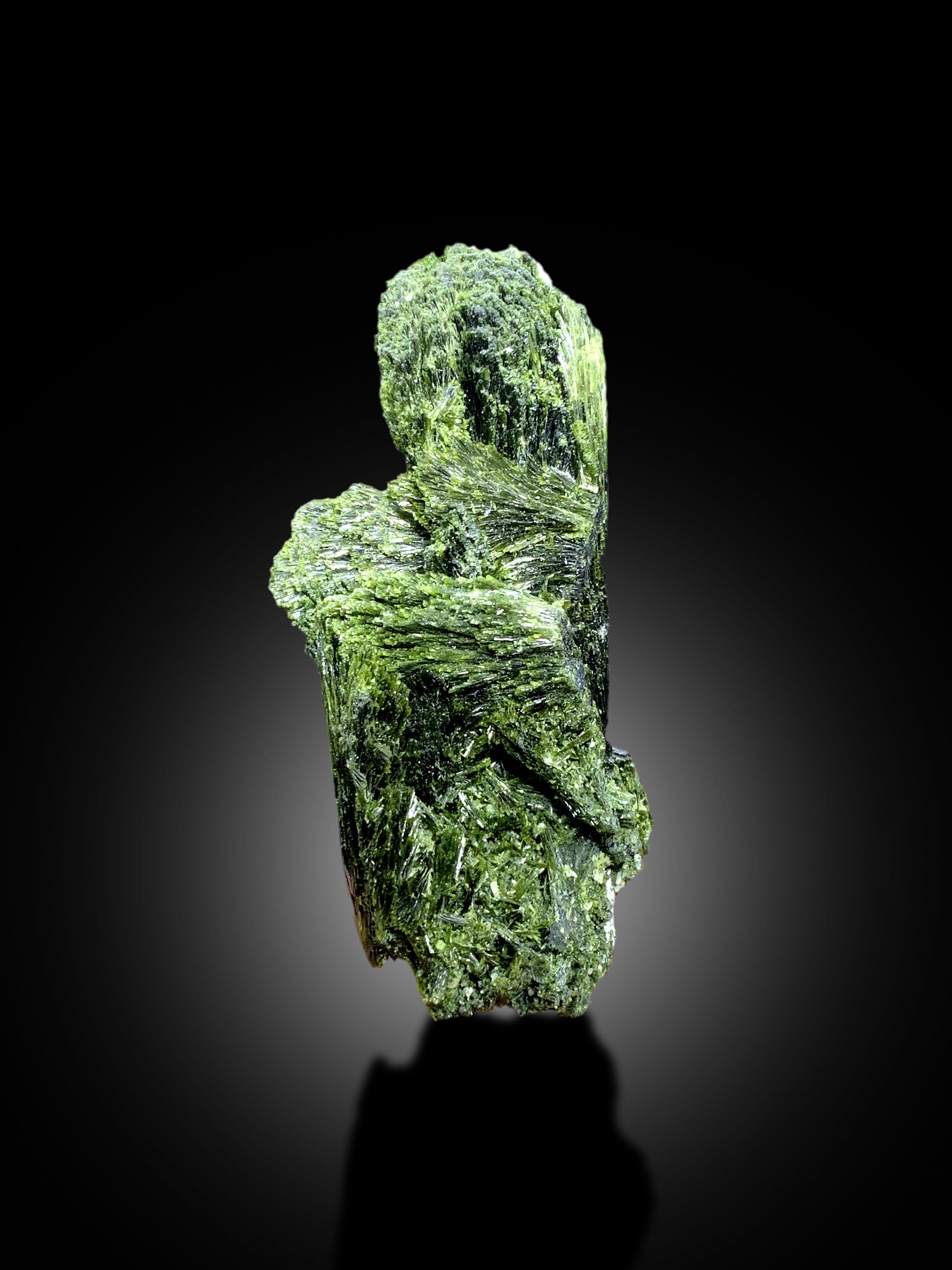 Natural Green Color Epidote Crystals Cluster, Epidote Specimen, Epidote ...