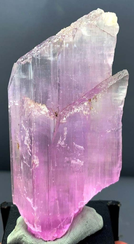 天然のピンククンツァイトクリスタル 天然のピンククンツァイトクリスタル 【公式通販】